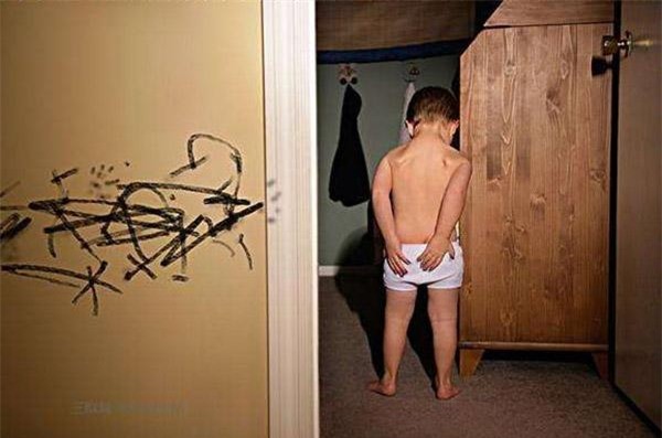 Dạy con bằng nỗi sợ hãi: Khắt khe khiến trẻ “hỏng” - ảnh 2