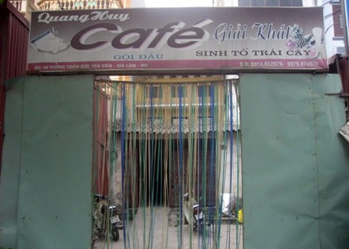 Chiều 6/4, vừa chân ướt chân ráo từ Bắc Kạn về bến xe Mỹ Đình để tìm việc làm, My (chưa đủ 16 tuổi) đã bị lừa bán vào quán cà phê gội đầu Quang Huy (đường Thiên Đức, Gia Lâm) lấy một triệu đồng.