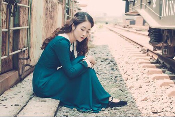 Nữ lãnh đạo cực xinh làm mẫu ảnh quảng bá du lịch quê nhà - ảnh 1