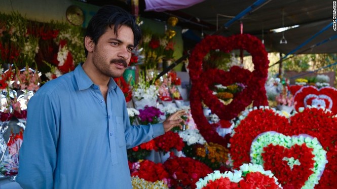 Tòa án Pakistan ra lệnh cấm kỉ niệm ngày Valentine - ảnh 1
