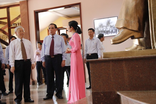 Tổng Bí thư Nguyễn Phú Trọng thăm Thành cổ Quảng Trị - ảnh 4