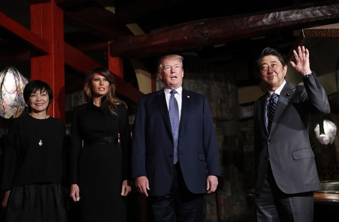 Tổng thống Mỹ và Đệ nhất phu nhân làm gì trong ngày đầu thăm Nhật Bản? - ảnh 13