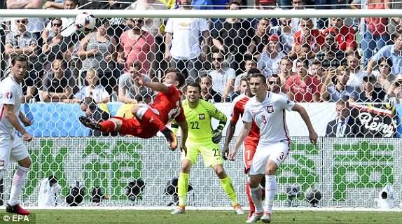 Chiêm ngưỡng 10 siêu phẩm bàn thắng ở EURO 2016 - ảnh 3