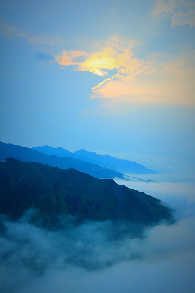 Săn mây trên 'lưng khủng long' Tà Xùa - ảnh 5