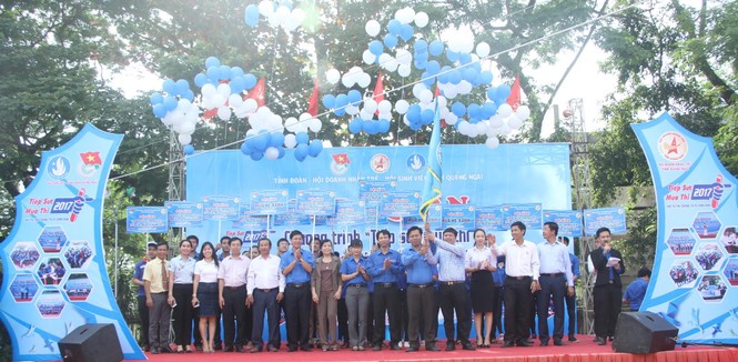 10.000 lượt sinh viên TPHCM tiếp sức mùa thi 2017 - ảnh 2