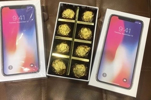 Hoa đắt gấp đôi, socola iPhone X cháy hàng dịp Valentine - ảnh 1