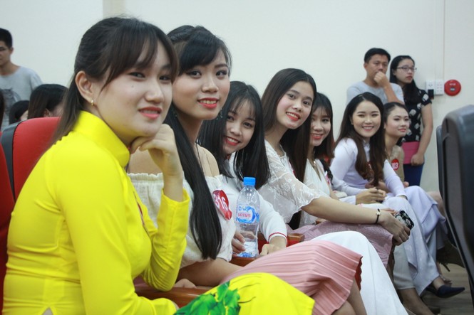 Nữ sinh duyên dáng, tự tin thi tài Hoa khôi sinh viên Việt Nam 2017 9