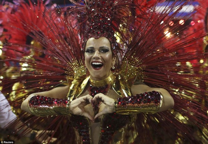 Nóng bỏng lễ hội Rio Carnival ở Brazil - ảnh 1