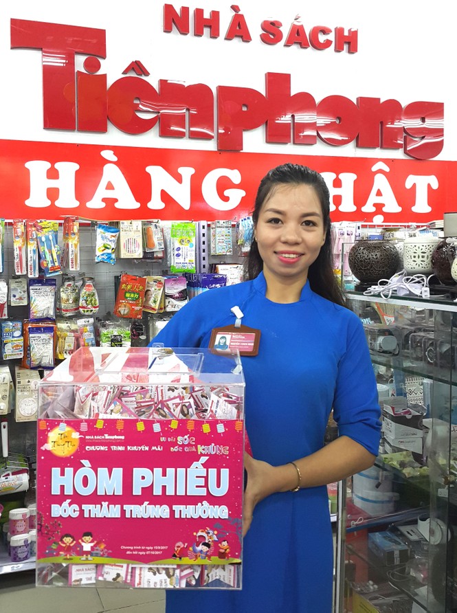 Hơn 10 ngàn người tham gia khuyến mãi “Ưu đãi sốc, bốc quà khủng” tại nhà sách Tiền Phong - ảnh 1