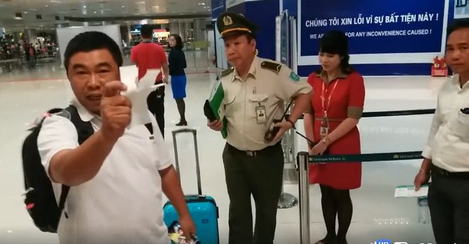 Nhân viên Vietjet xé vé trước mặt khách sẽ bị xử lý ra sao? - ảnh 1