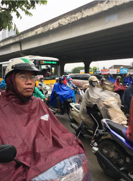 Đường Hà Nội ùn tắc trong mưa vào sáng đầu tuần - Ảnh 9.