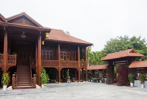 Cận cảnh ngôi nhà gỗ lim có giá 200 tỷ của đại gia Điện Biên - ảnh 4