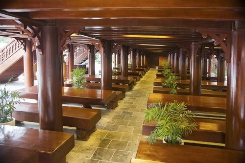 Cận cảnh ngôi nhà gỗ lim có giá 200 tỷ của đại gia Điện Biên - ảnh 7