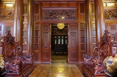 Cận cảnh ngôi nhà gỗ lim có giá 200 tỷ của đại gia Điện Biên - ảnh 8