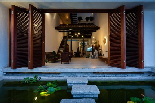 Căn nhà ‘tân tiến- quá khứ’ cho gia đình 3 thế hệ - ảnh 2