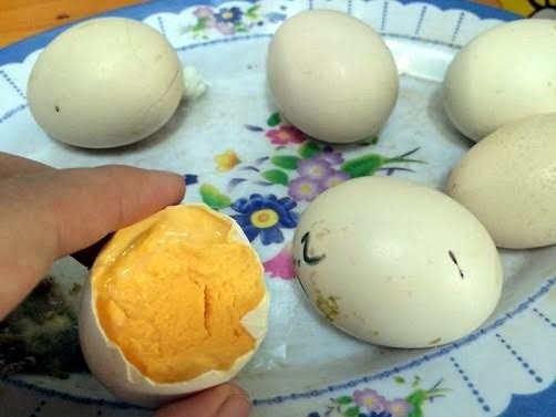 Ruột cá, bèo tây: Đặc sản Hà thành thời ăn gì cũng ngán - ảnh 1