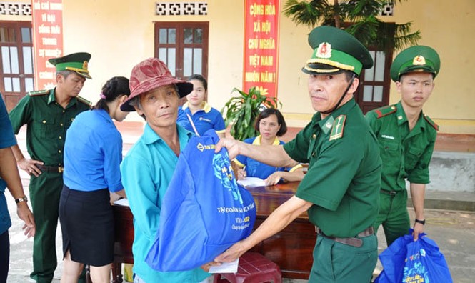 Hơn 1.500 ĐVTN Huế chung tay làm sạch môi trường biển - ảnh 3
