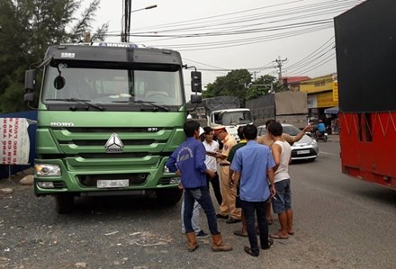 BẢN TIN ATGT: Hai vợ chồng gặp nạn khi đi mời đám cưới - ảnh 4