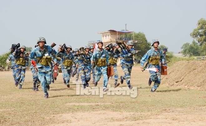 Mục kích đỏ trời hoả lực phòng không ba thứ quân - ảnh 2