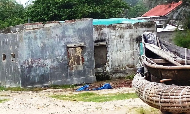 Bão số 7 cận kề, bờ sông, bờ biển TT-Huế sạt lở hàng loạt - ảnh 1