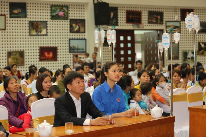 chủ nhật đỏ - ảnh 3