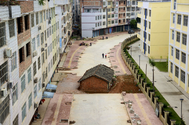 Những ngôi nhà 'cứng đầu' nhất tại Trung Quốc - ảnh 2
