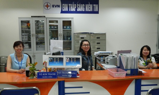 Công sở vắng hoe trong ngày làm việc đầu năm - ảnh 1
