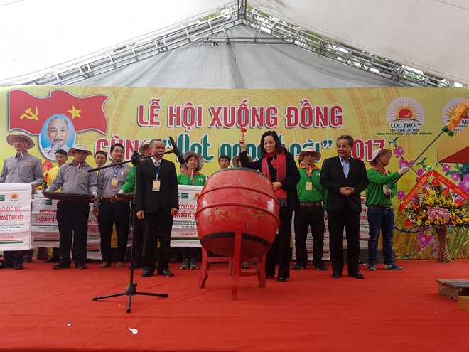 Xuống đồng cùng 'Hạt ngọc trời' - ảnh 1