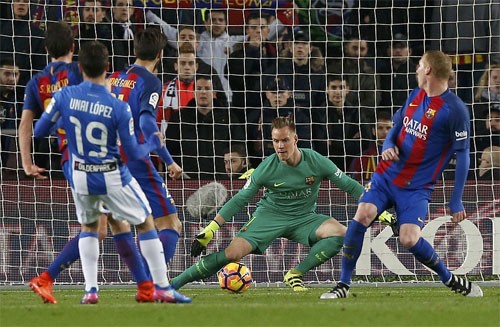 Đá phạt đền ở phút 90, Messi cứu Barca khỏi nguy cơ mất điểm - ảnh 2