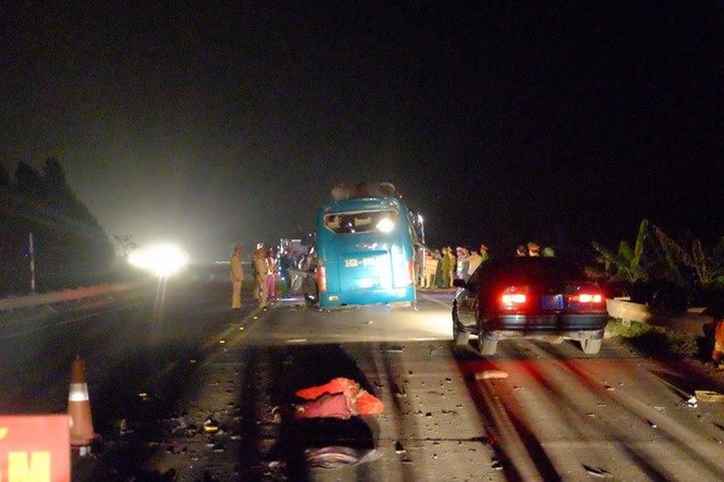 Rùng mình với hiện trường vụ nổ xe khách ở Bắc Ninh - ảnh 9