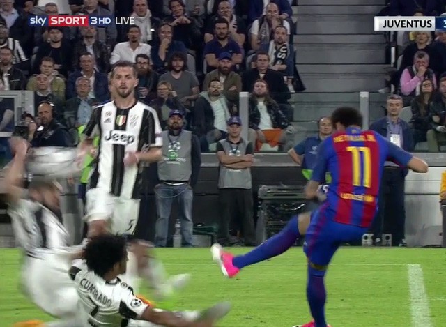 Trọng tài sai lầm nghiêm trọng ở cả 4 trận tứ kết Champions League - ảnh 4