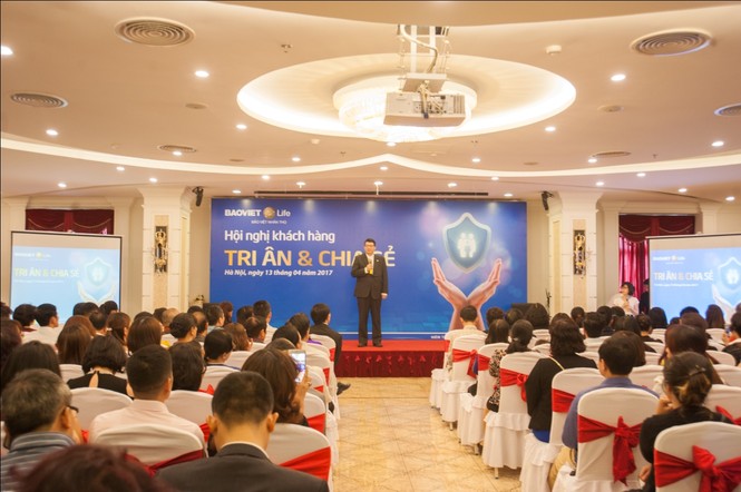 Chi trả 9,8 tỷ đồng quyền lợi bảo hiểm cho khách hàng gặp rủi ro - ảnh 1