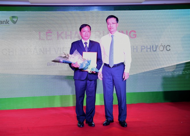 Vietcombank khai trương chi nhánh Bình Phước - ảnh 2