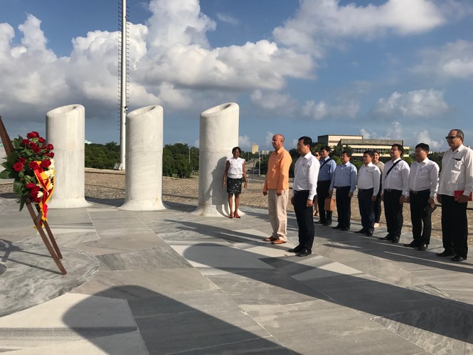 Với bạn Cuba, một ngày không ngừng nghỉ - ảnh 2