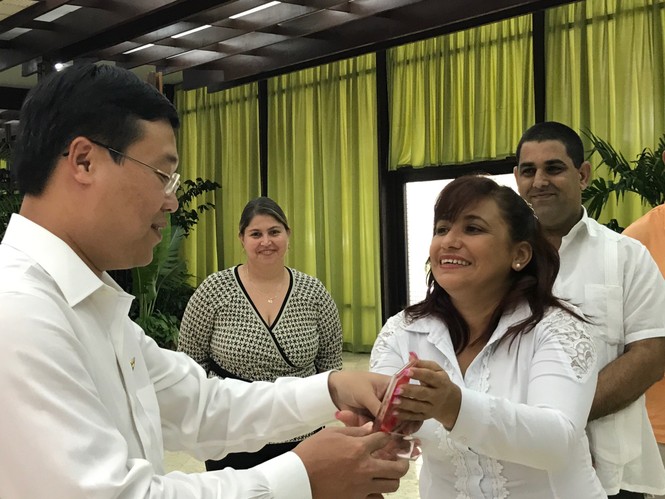 Với bạn Cuba, một ngày không ngừng nghỉ - ảnh 6