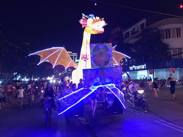 Rực rỡ đêm hội Trung thu thành Tuyên - ảnh 4