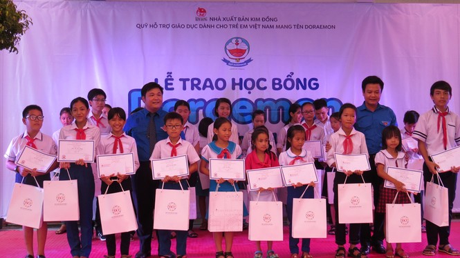 Trao 540 học bổng Doraemon cho học sinh xuất sắc - ảnh 3