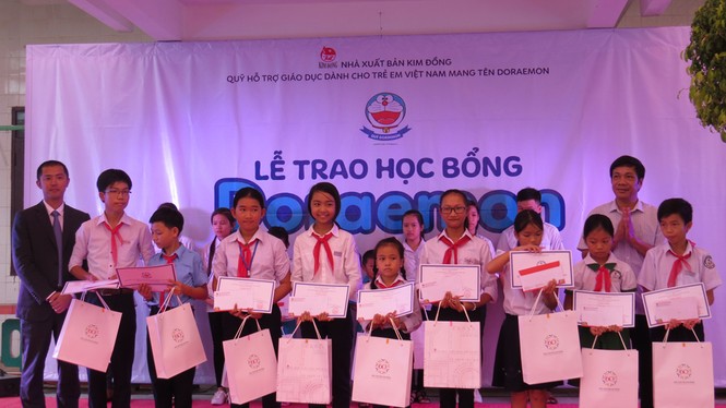 Trao 540 học bổng Doraemon cho học sinh xuất sắc - ảnh 4