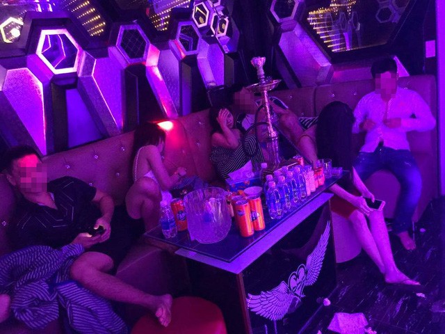 Tin mới vụ thác loạn trong karaoke 'chui' ở Sài Gòn - ảnh 5