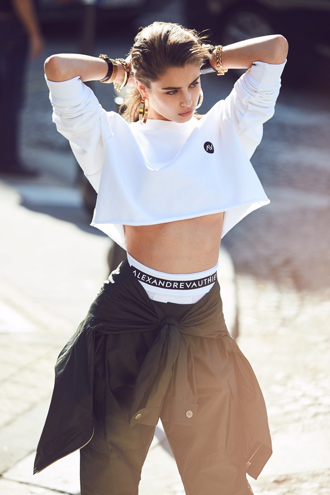Thiên thần nội y Taylor Hill quyến rũ với váy áo hững hờ - ảnh 7