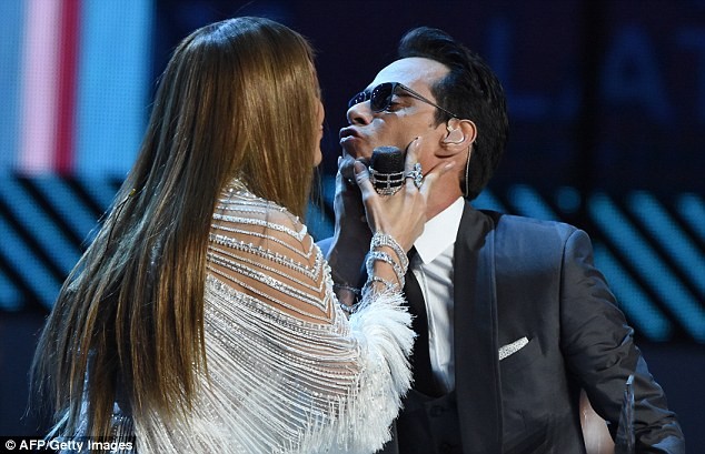 ca sĩ,sân khấu,showbiz,lễ trao giải,chia sẻ,kết hôn,giọng ca,Grammy, J.Lo, Marc Anthony, Shannon de Lima, Jennifer Lopez, Casper Smart, phi công trẻ - ảnh 1