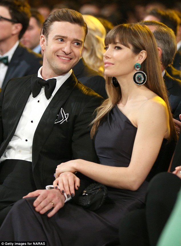 Vợ Justin Timberlake khoe vóc dáng 'gái một con' yêu kiều quyến rũ - ảnh 9