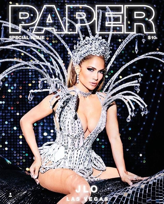Jennifer Lopez 48 tuổi vẫn xứng danh mỹ nhân rực lửa của Hollywood - ảnh 10