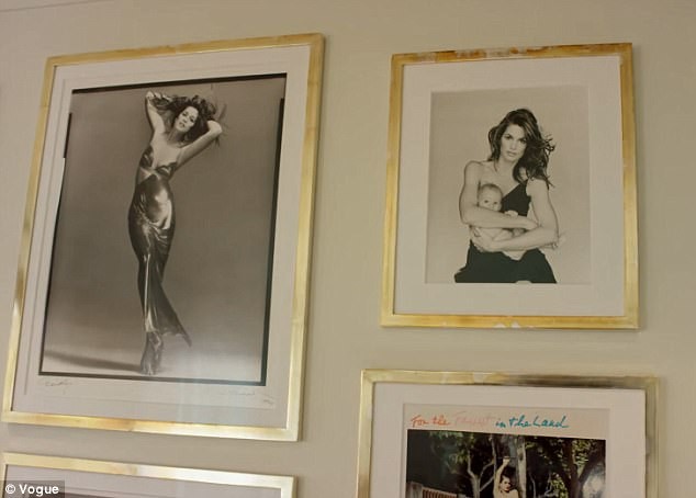 ‘Chân dài’ huyền thoại Cindy Crawford gợi cảm, trẻ trung quên tuổi - ảnh 6