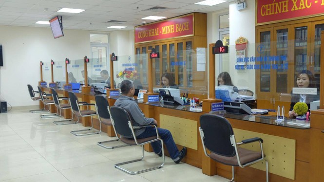 một cửa, ngày đầu đi làm, ngày đầu sau Tết Nguyên Đán - ảnh 1