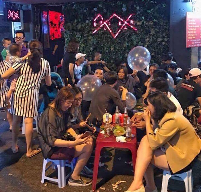 bóng cười, nguy hại, phố cổ, cấm bóng cười, học sinh không hút bóng cười - ảnh 5