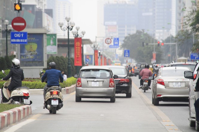 Nhiều người đặt mua vé tháng trong ngày đầu bán vé BRT - ảnh 9