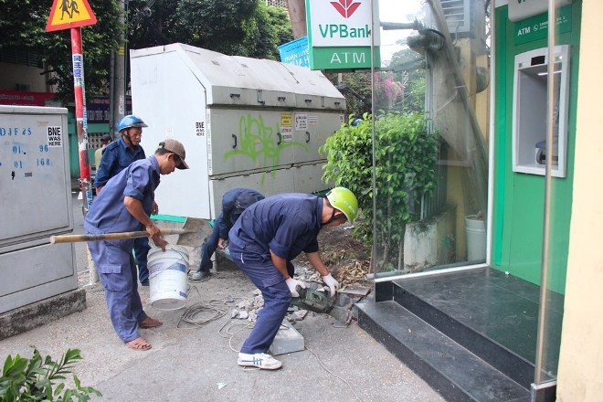 Lãnh đạo quận 1 'cởi áo về vườn' nếu không 'đòi' được vỉa hè - ảnh 2