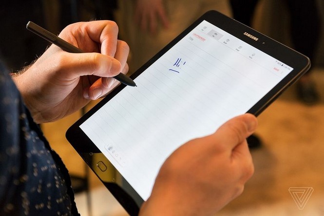 Samsung tung Galaxy Tab S3 cạnh tranh iPad - ảnh 1
