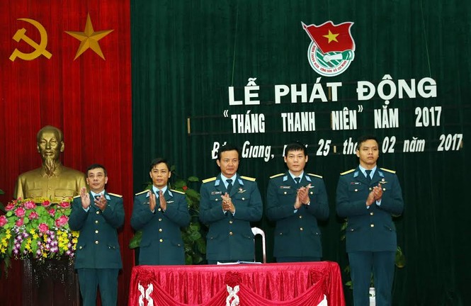 Trung đoàn 927 phát động thi đua Tháng thanh niên - ảnh 1